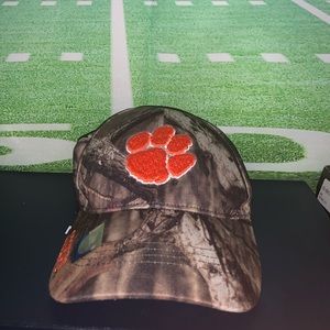 Clemson tigers hat *never worn still has tag*